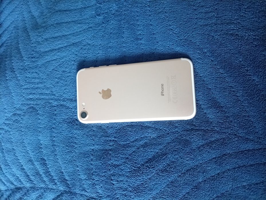 Продаю iPhone 7!