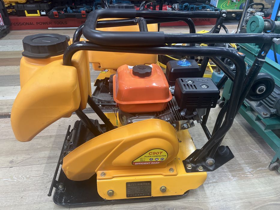 Виброплита бензиновая