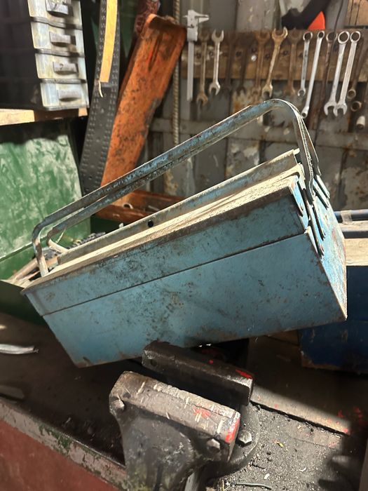 Куфар за инструменти