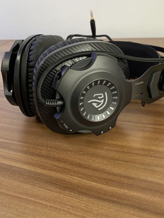 Casti Gaming EasySMX, Desigilate