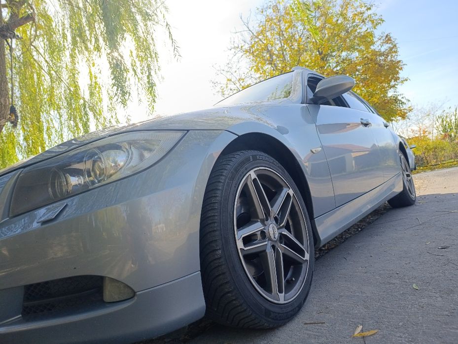 BMW 320i în stare ok
