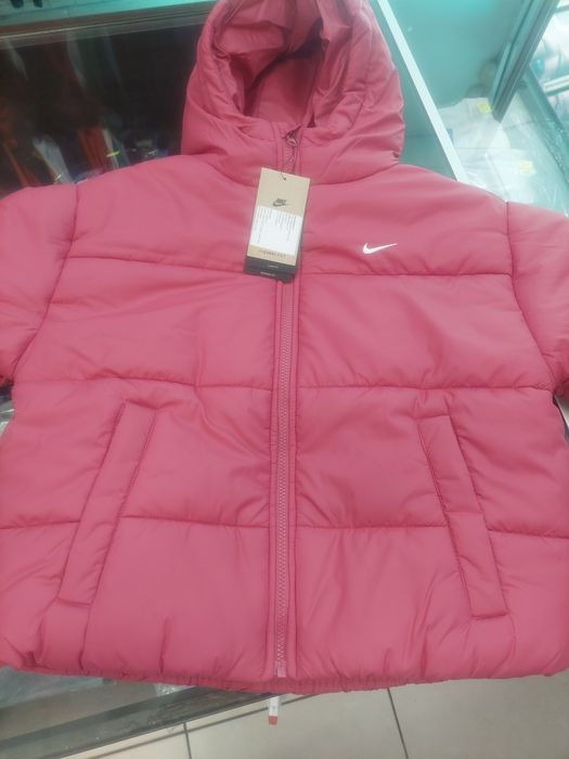 Дамско зимно яке NIKE