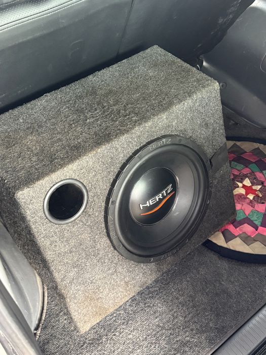 Сабвуфер Hertz ES 250