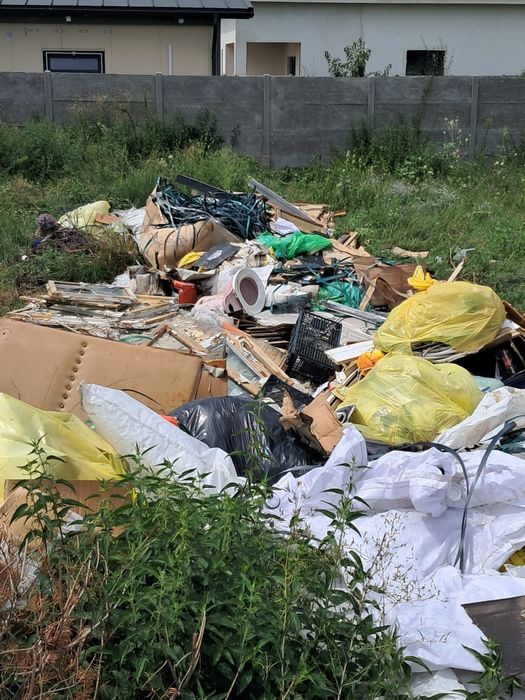 Fac debarasări complete în gospodarii apartamente