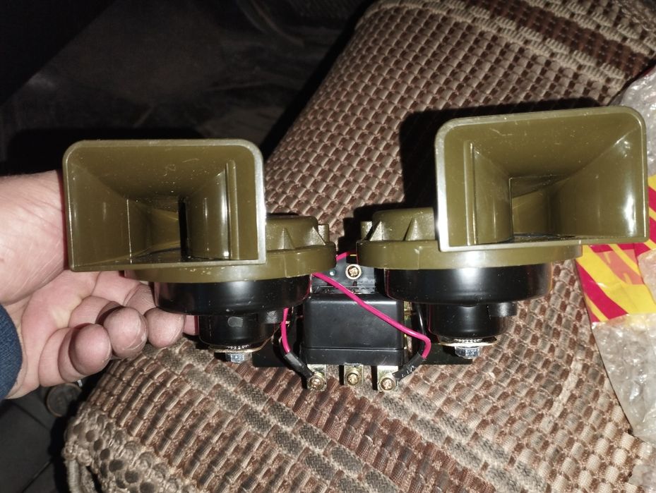 Клаксон автомобильный