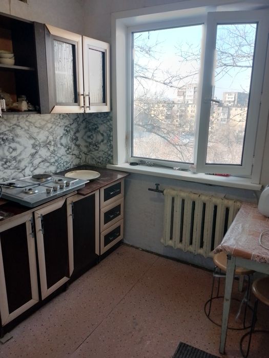 7 микрорайоне продам2 комната квартиру