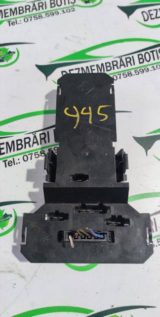 Soclu becuri lampa stop pe aripa dreapta Volkswagen VW Passat B5