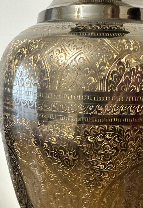 Ваза напольная бронзовая