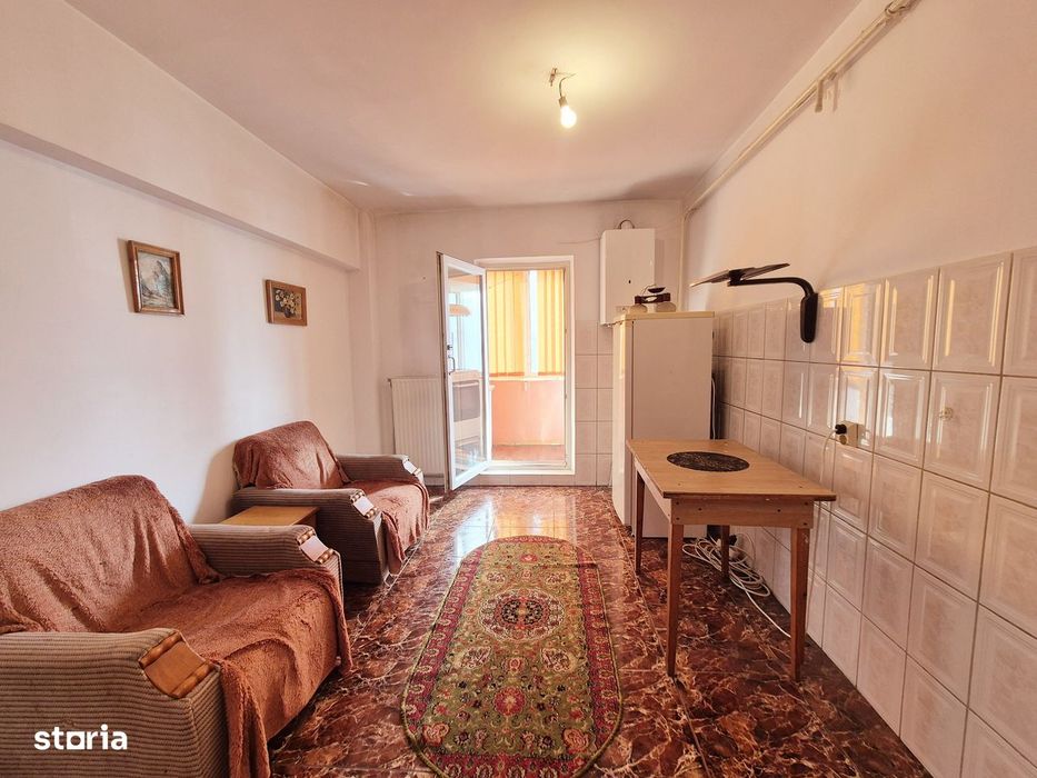 Apartament cu 3 camere, etaj 1, decomandat, zona 1 Mai