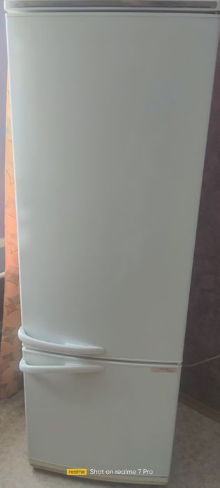 Продам холодильник