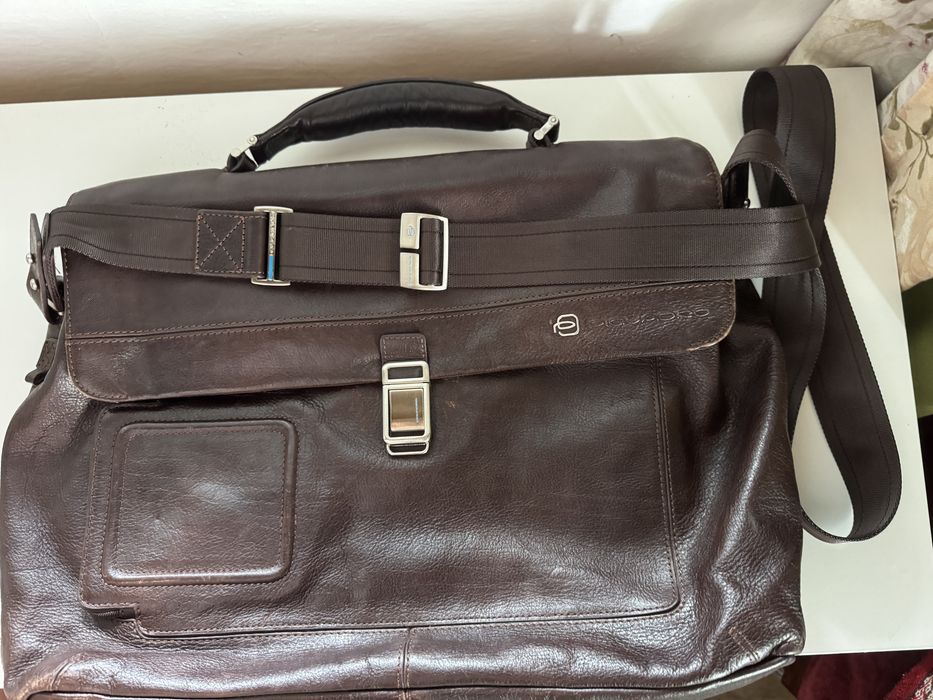 Geantă business Piquadro din piele naturală, stare foarte bună