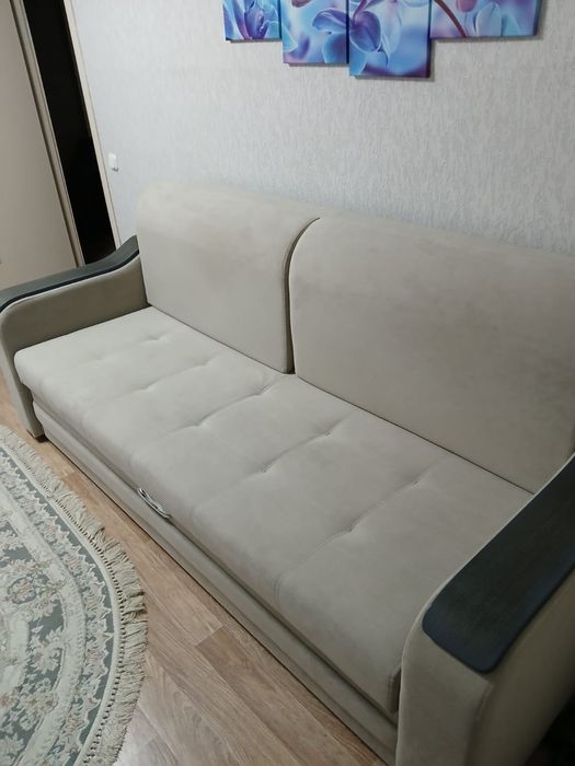 Продается диван для гостиной