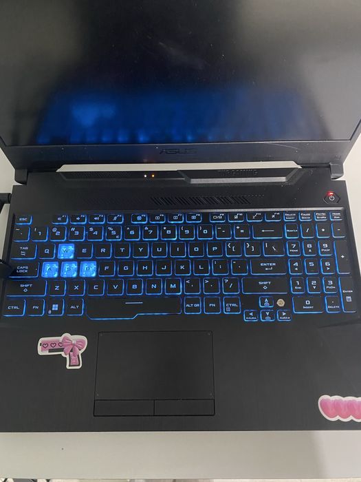 vând laptop de gaming ASUS FA506IHR-HN039