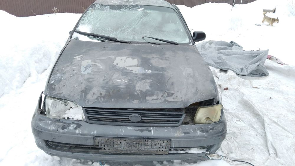 Продам карина е 1995г 1,8