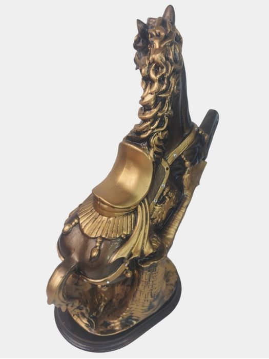 Чёрный голдовый сувенир лощадь для подарки.