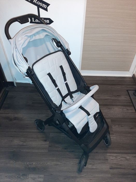 Carucior Chicco pentru copil