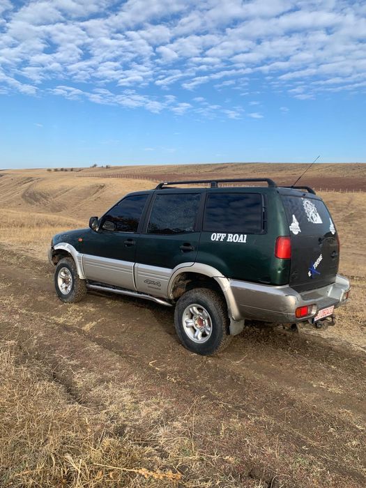 Nissan terrano 2.7 tdi 4x4 cu reductor