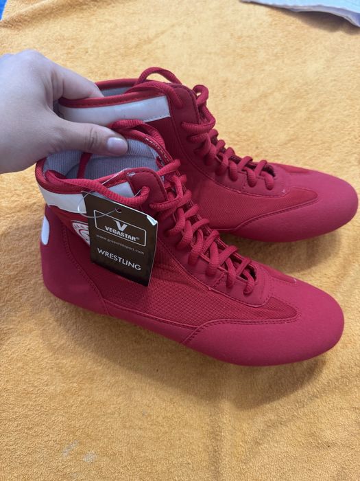 Продам новый  борцовки