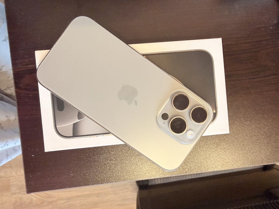 iPhone 16 pro 128 gb топ състояние още 16,17 месеца гаранция