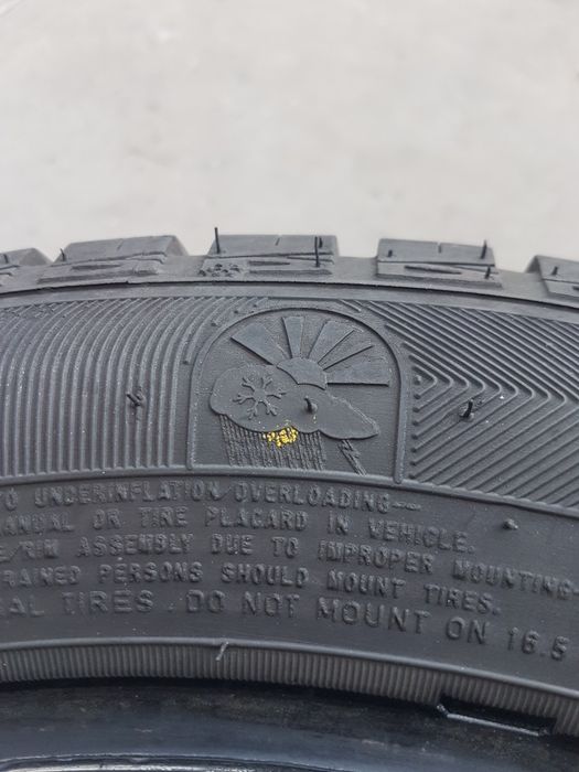 Всесезони гуми 2 броя GOODYEAR Vector4Seasons 195 60 R16 C дот 4418