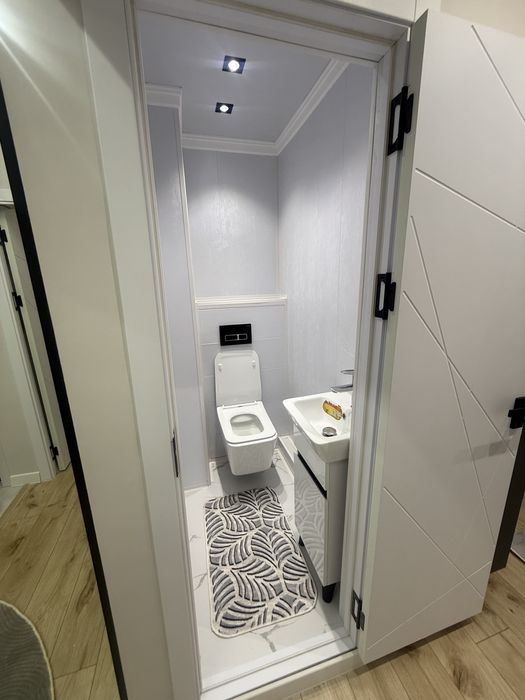 Янгихаёт тумани Дустлик 2 мавзе 1 қават 4 хонали янги ремонт қилинган.