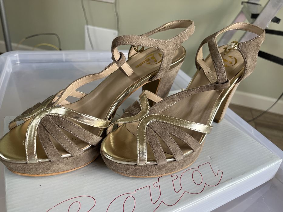 Sandale cu platforma elegante piele Bata