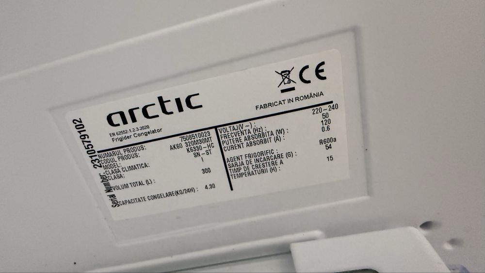 Хладилник с фризер Arctic