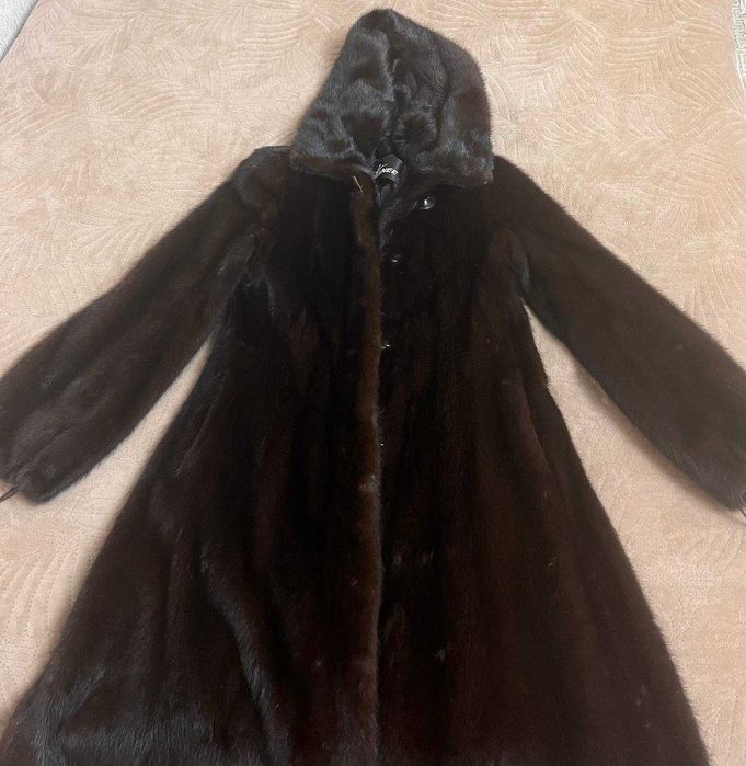 Продам норковую шубу