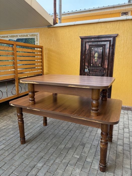 Продаются столы ( ножки снимаются)