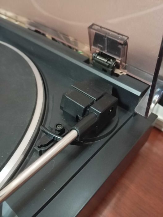 Продам проигрыватель винил дисков DENON.