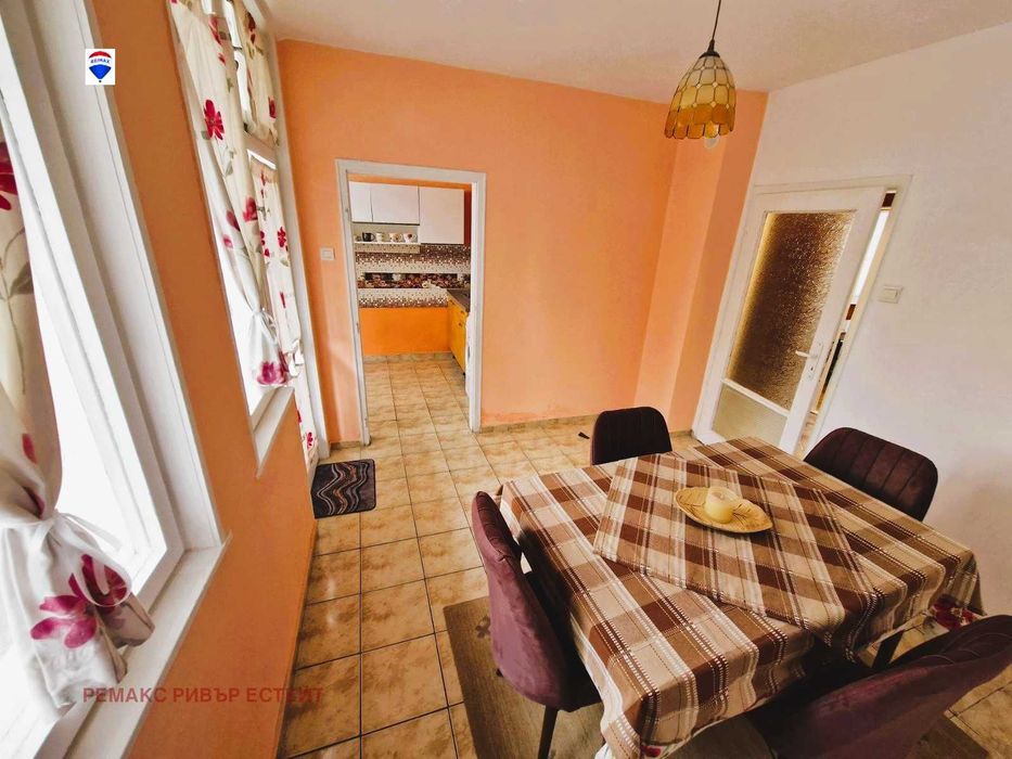 Дава се под наем Двустаен апартамент в Русе, Широк център - 65 кв.м за 244.8 € - Снимка #3