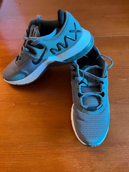 Маратонки Nike AIR MAX ALPHA TRAINER 4.  UK 6, номер 40.