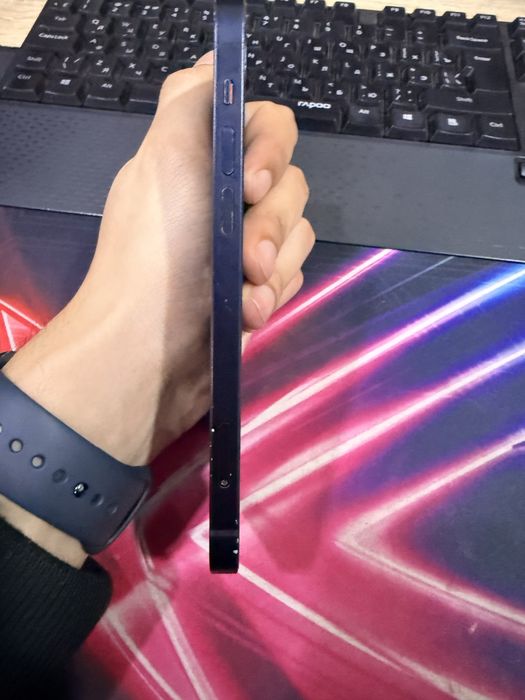 iPhone 12 srochno sotiladi