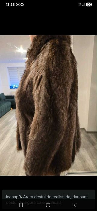 Blana naturala  (nu știu exact de la ce animal e) dar este superba