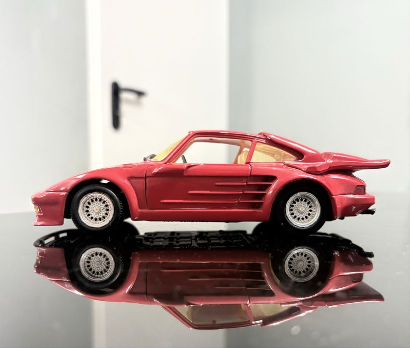 Рядък колекционерски модел Porsche Gemballa Avalanche количка