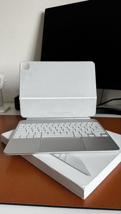 Apple Magic Keyboard iPad 13” M4 White