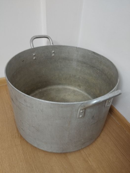 Кастрюля алюминиевая