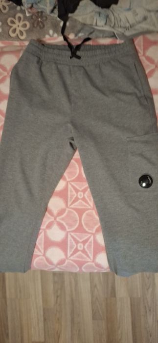 Продавам Cp Company панталон