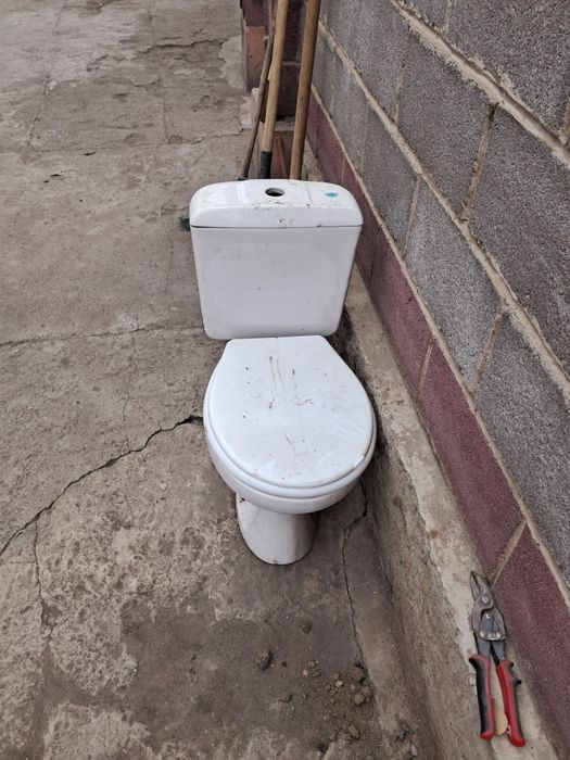 Унитаз продается б/у