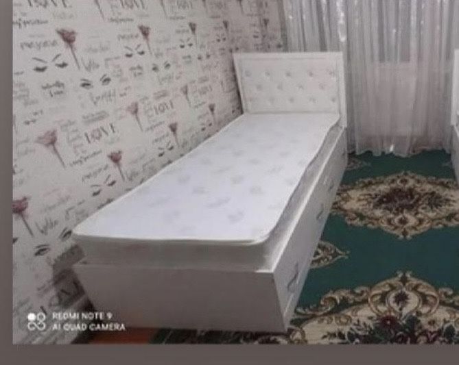 Продам кровать одномесный с полками