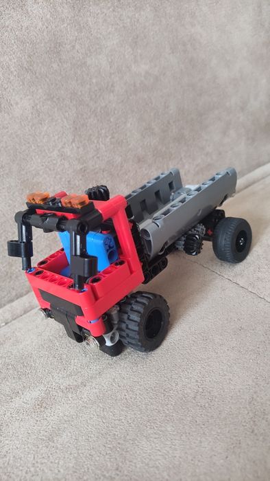 LEGO® Technic Товарач с кука 42084 - ”2 в 1”