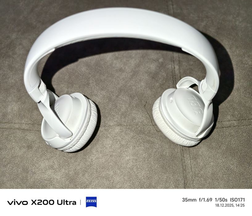 JBL Tune 520BT наушники.