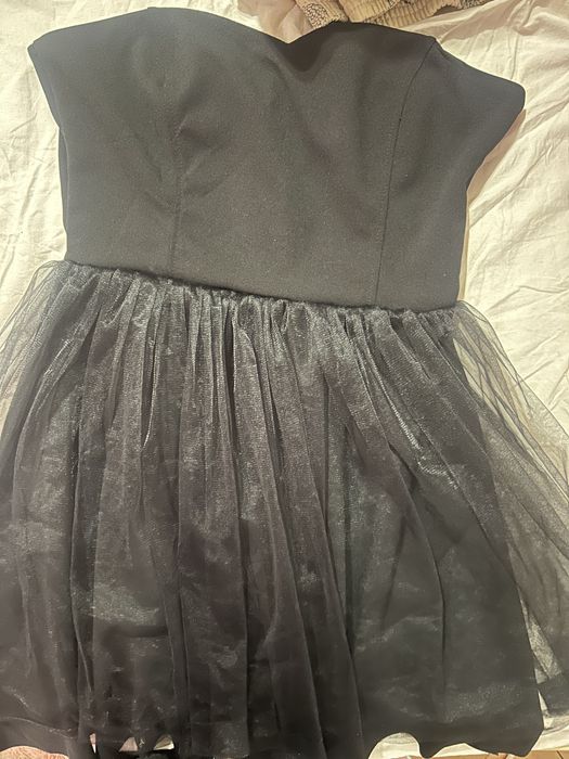 Три различни черни рокли