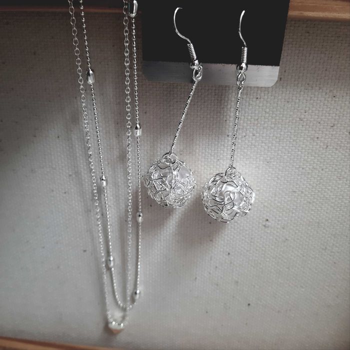 Промо на Ново  Дамско колие с висящи обеци