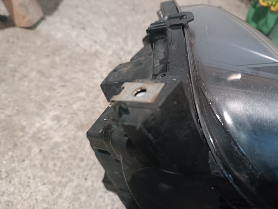 Far Amarok Volkswagen Amarok Far Skoda Octavia3 piese motor 1.6tdi lampa far Volkswagen Amarok lampa far Skoda Octavia3 halogen full xenon piese motor
