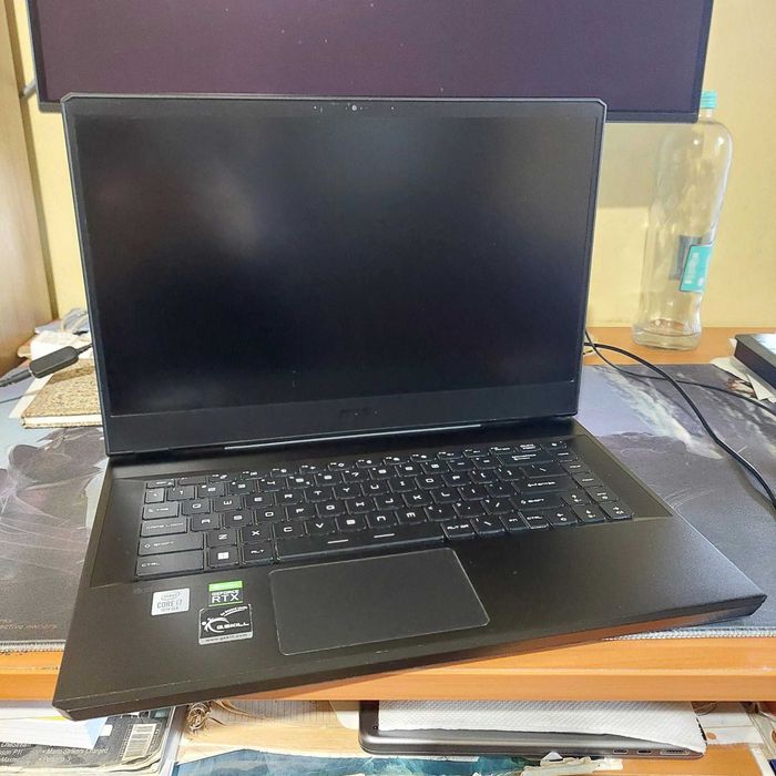 Продавам лаптоп - MSI GP66 Leopard 10UG Gaming Laptop
