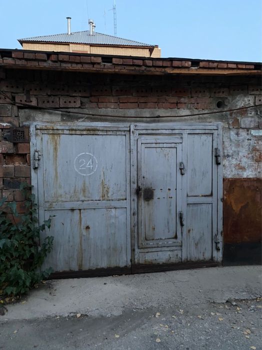 Продам гараж в центре