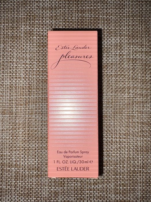 Estee Lauder Pleasures парфюмна вода - внос от Дубай