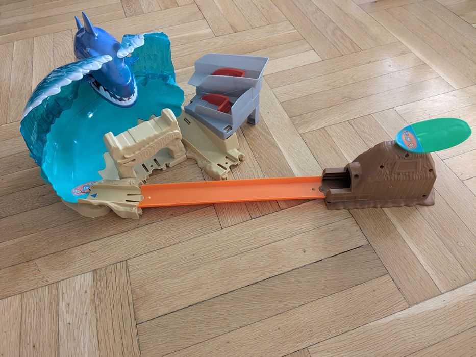 Hot Wheels писти и части голям сет