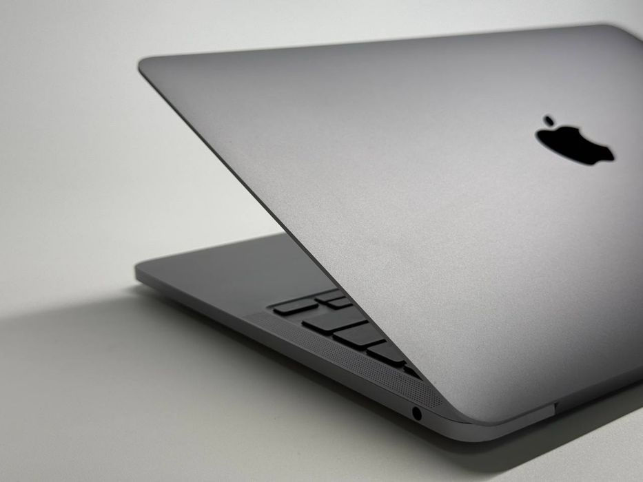 Macbook Pro M2 8/256 Gb
